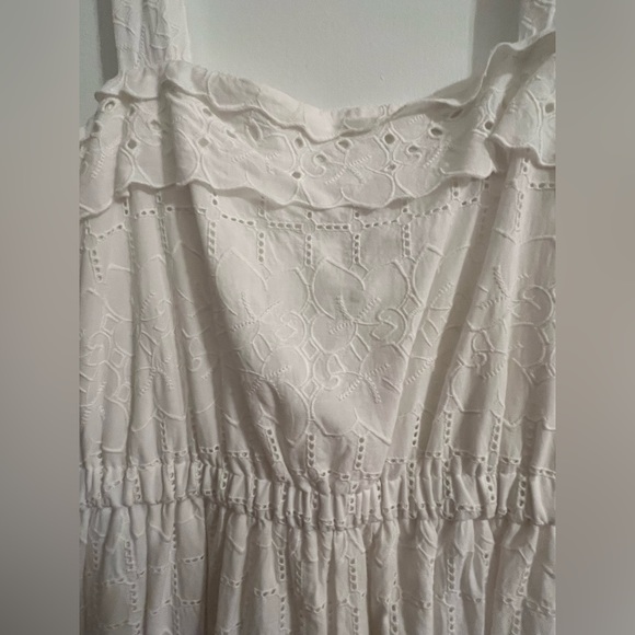 White sun dress - Picture 2 of 6